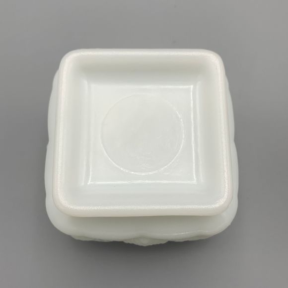 Vtg Milk Glass Footed Pedestal Candy Square Bowl Planter Grape Leaf Grannycore - Picture 7 of 8